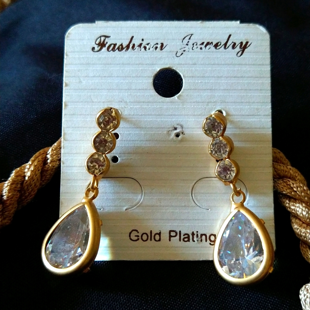 Gold Plated Fashion Earrings with Crystal Stones